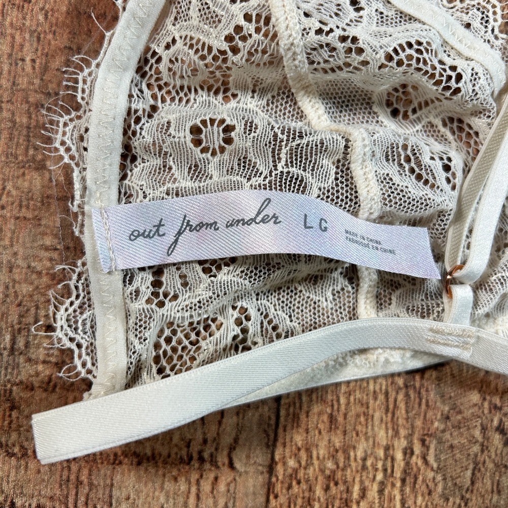 Out From Under Ivory Eyelash Lace Triangle Bralette Adjustable Boho Lingerie L - Picture 6 of 7